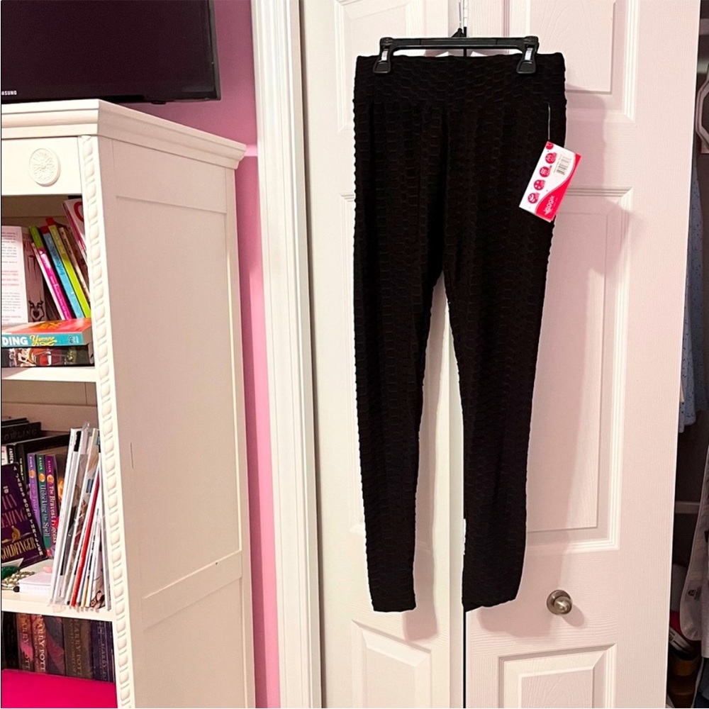 Black Textured Leggings
